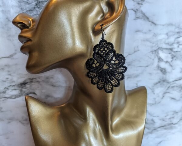 Retro Rose Black Lace Earrings